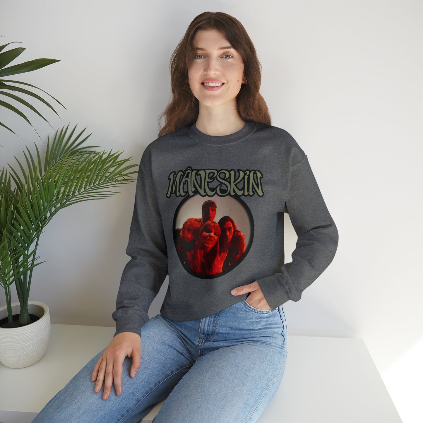 Måneskin Circular Group Photo Unisex Heavy Blend Crewneck Sweatshirt