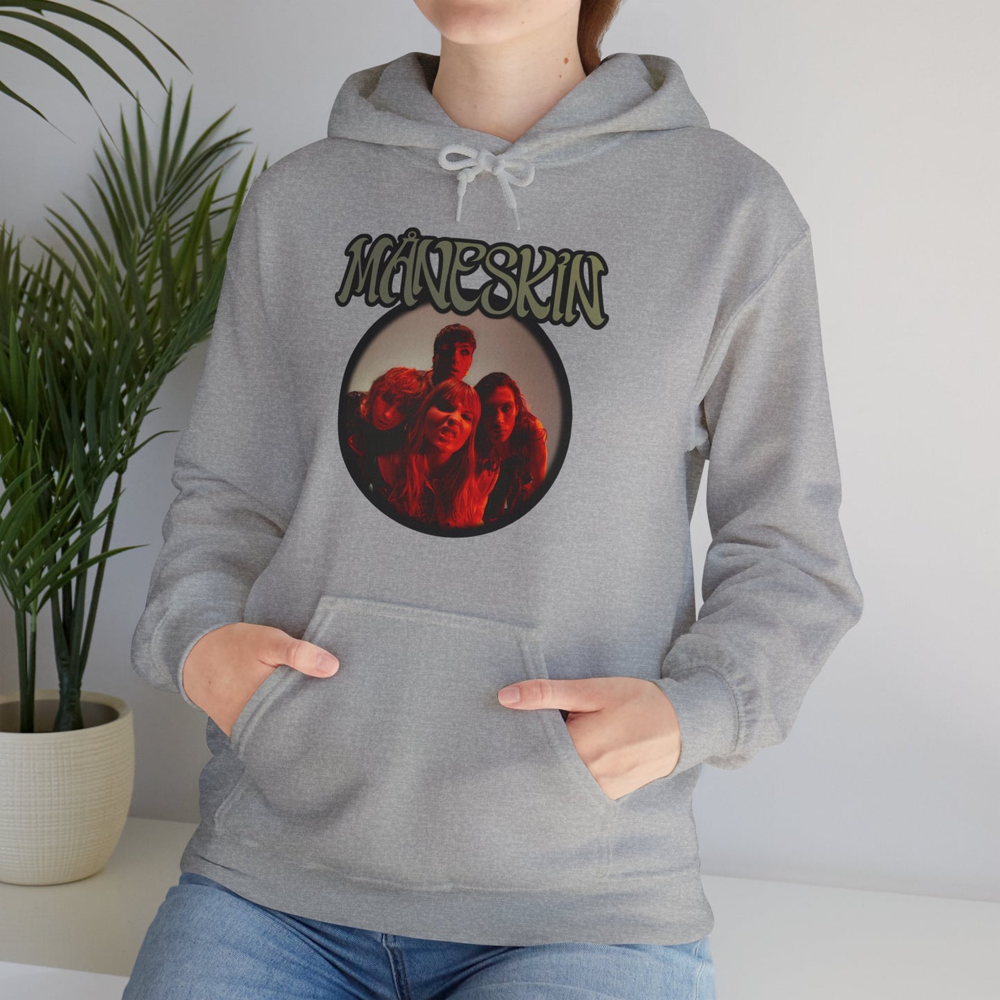 Måneskin Circular Group Photo Unisex Heavy Blend Hooded Sweatshirt